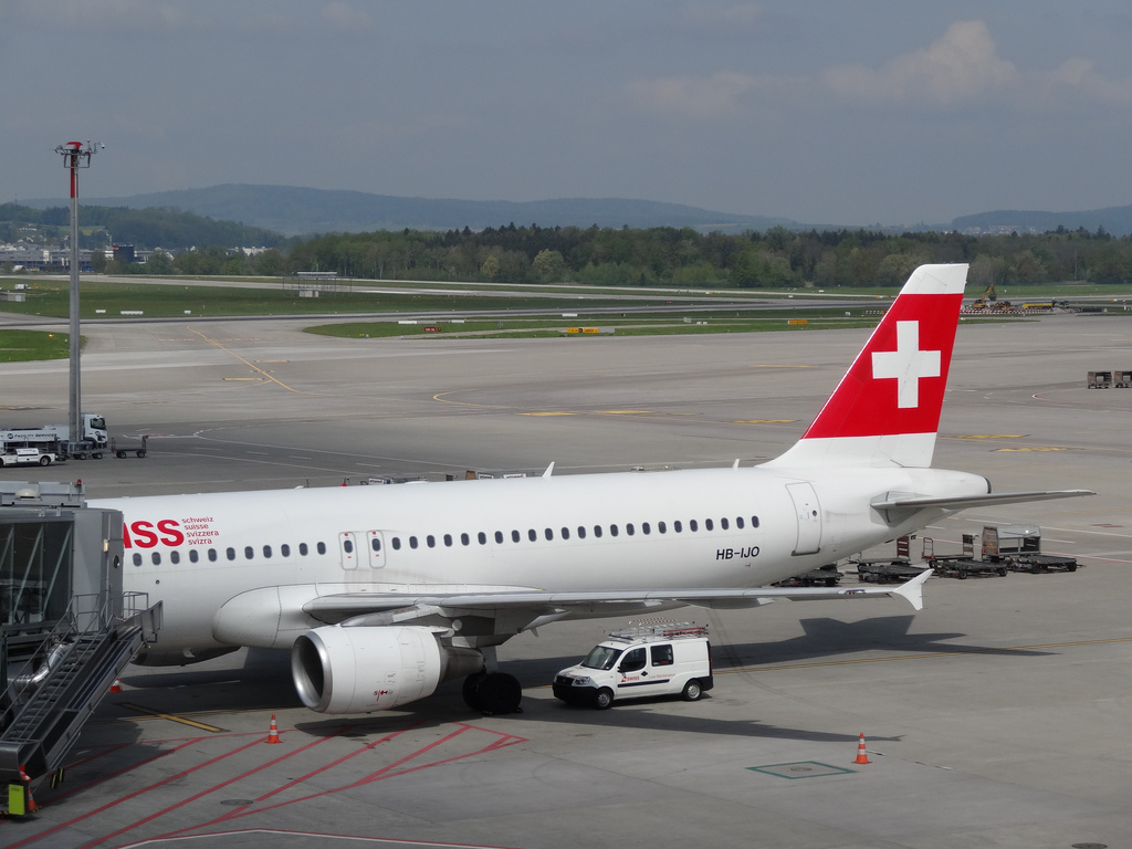 Photo of Swiss International Airlines HB-IJO, Airbus A320