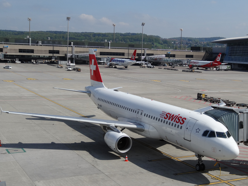 Photo of Swiss International Airlines HB-IJO, Airbus A320