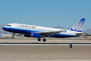 Photo of N496UA