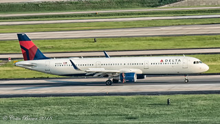 Photo of N331DN