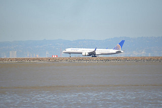 Photo of N596UA