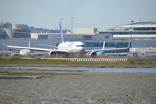 Photo of N669UA