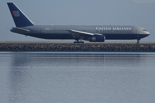 Photo of N670UA