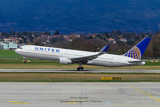 Photo of N671UA