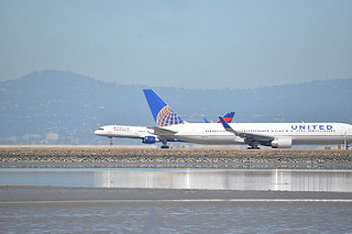 Photo of N672UA