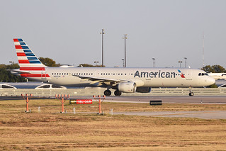Photo of N182UW